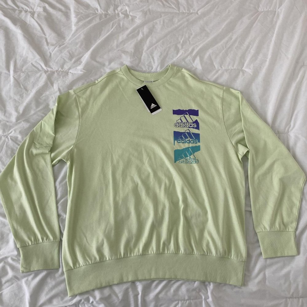 NWT ADIDAS ESSENTIALS BRANDLOVE SWEATSHIRT (GENDER NEUTRAL) SIZE LARGE